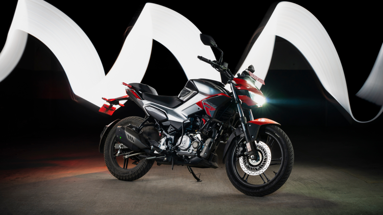 Hero Xtreme 125R sports bike side view India 2026
