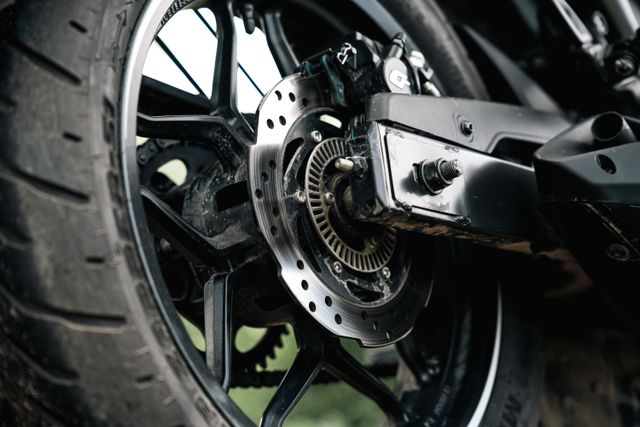 Checking motorcycle tyre pressure for better mileage