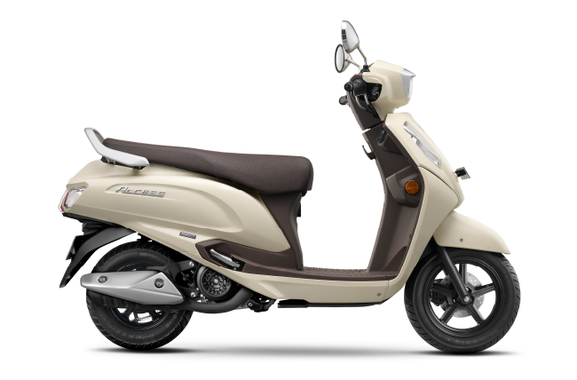 Suzuki Access 125 Pearl Grace White dynamic view